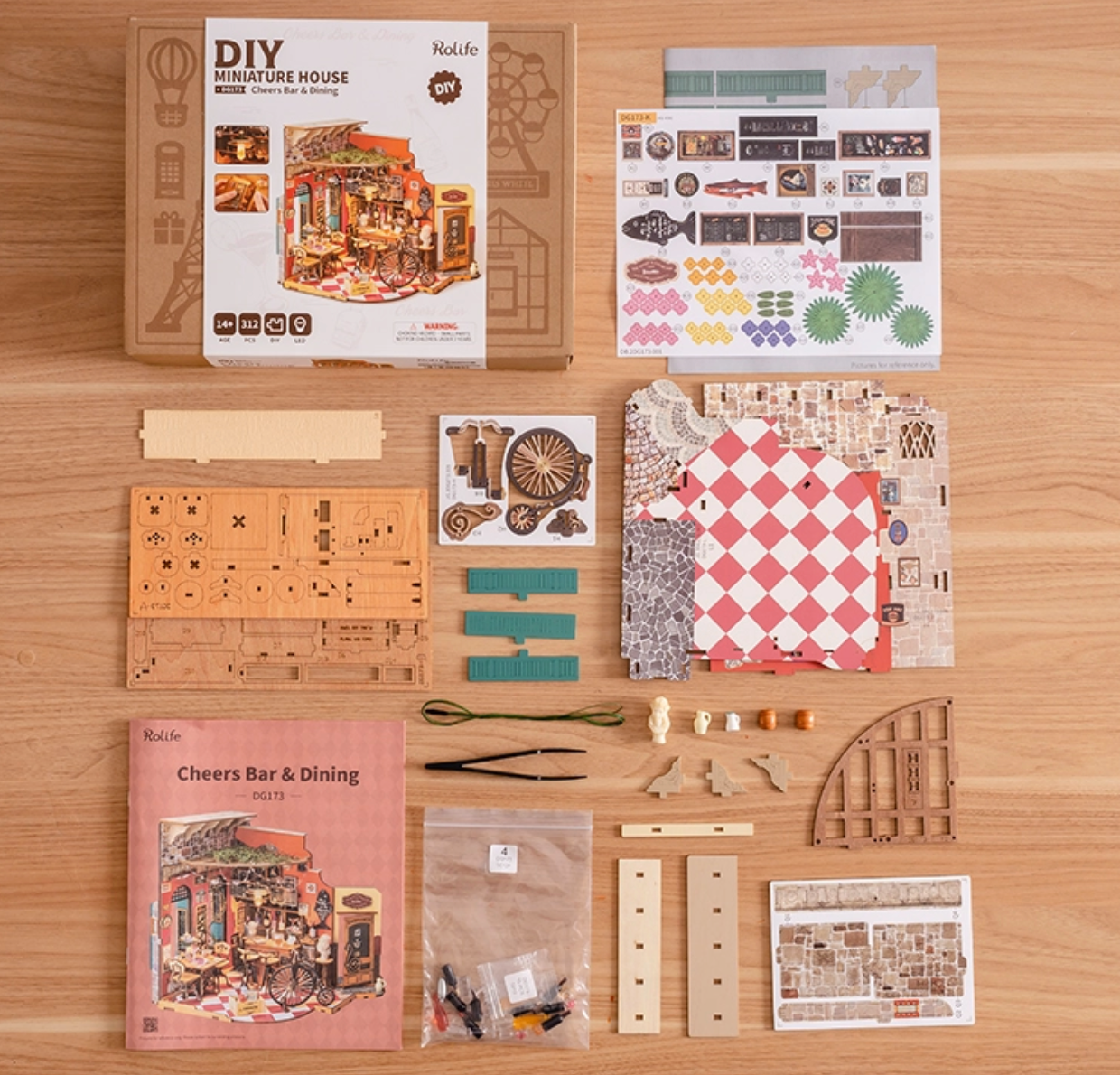 Rolife DIY Cheers Bar & Dining