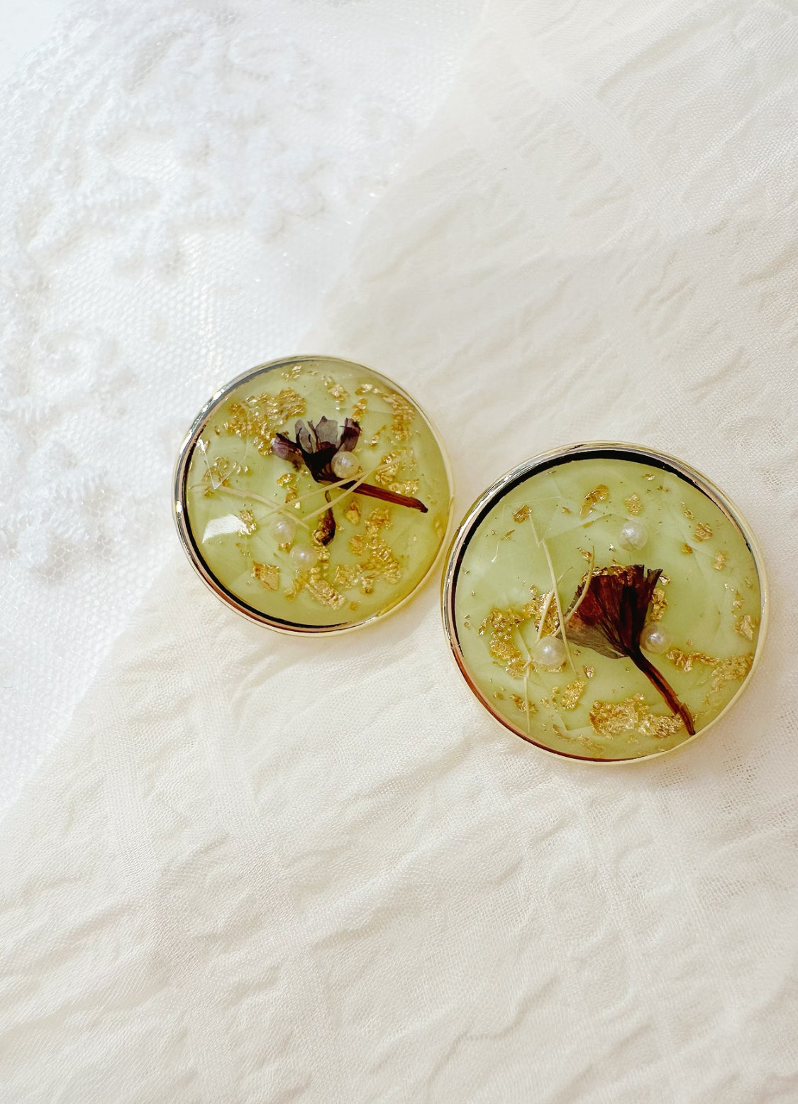 golden leaf earrings