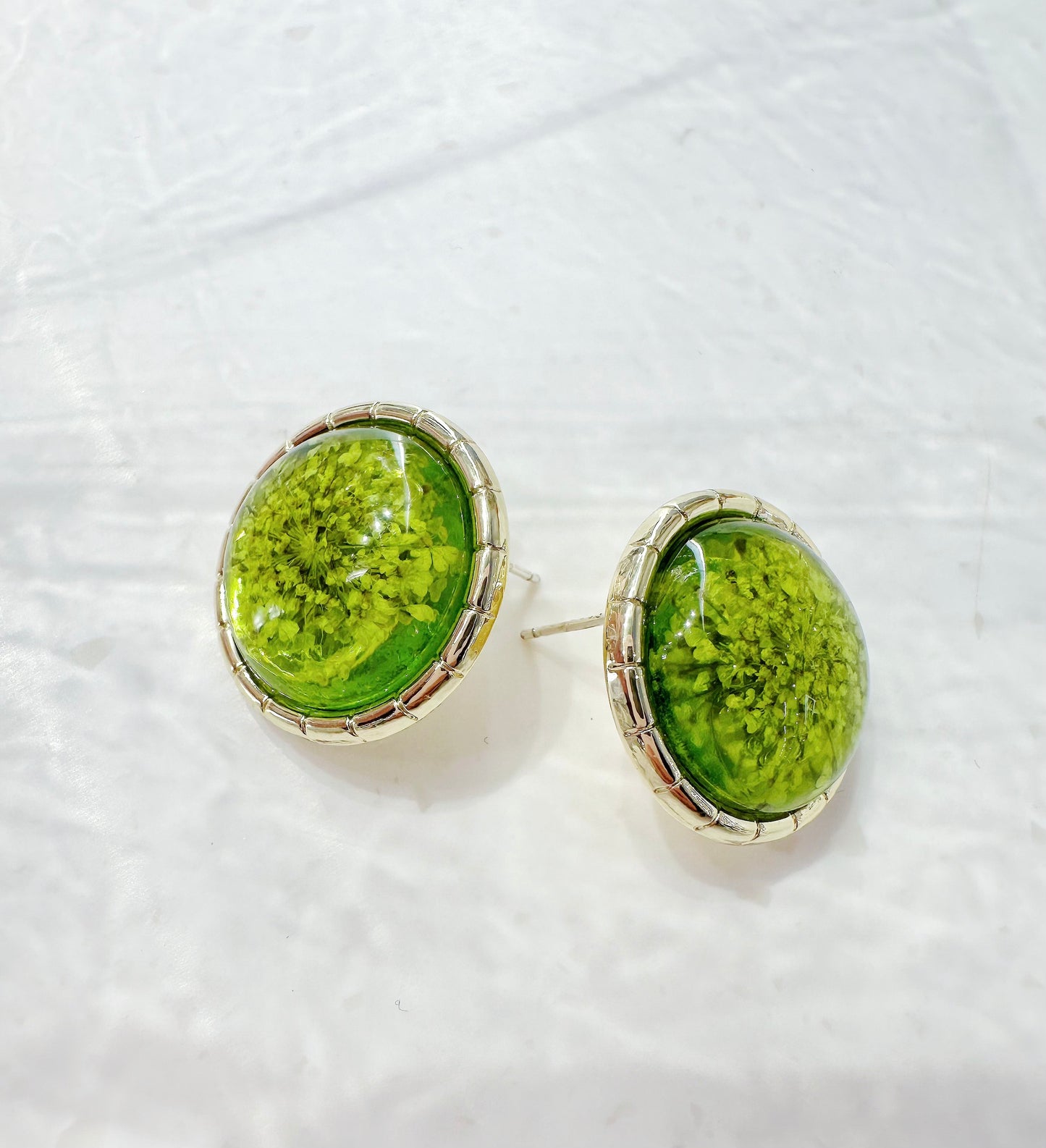 Emerald colour button earrings