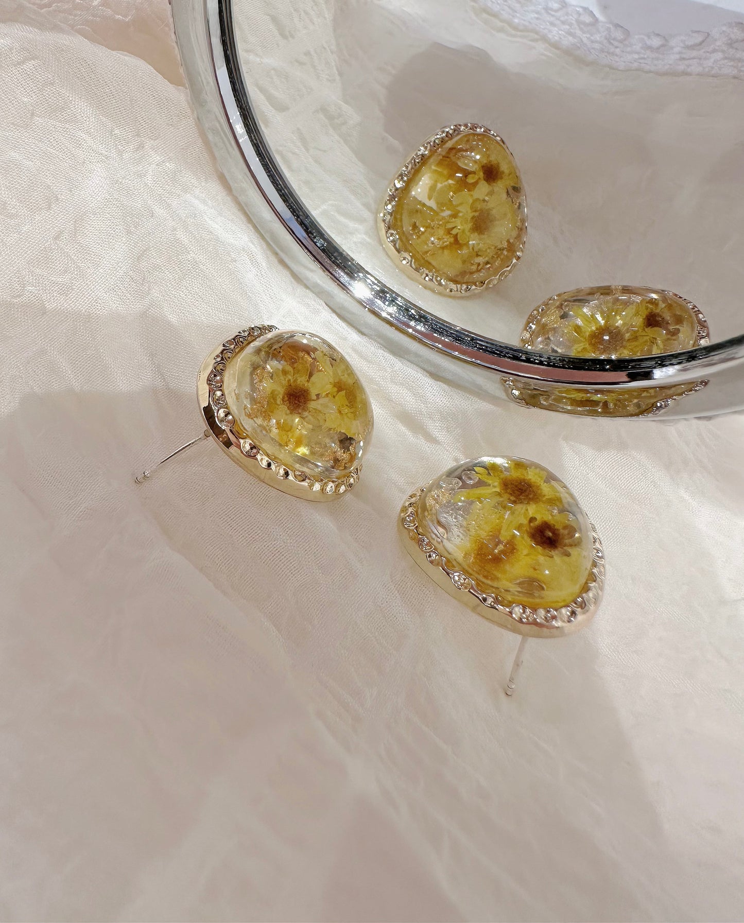 sunflower gold rim earrings