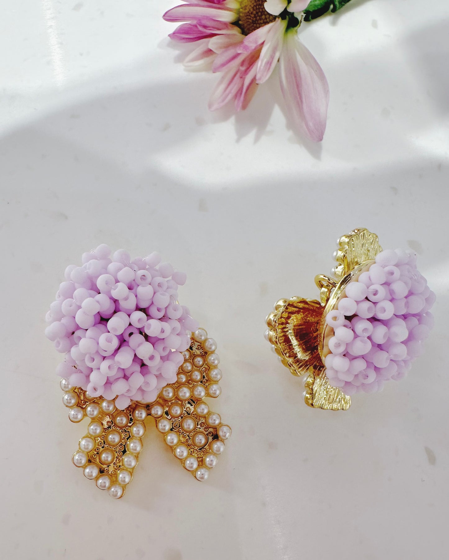 Fluorescent gold coated Lavender