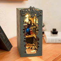 Rolife Magic House (TGB03) - Warm Light Book Nook Display