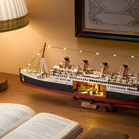 1912 Eternal Atlantic Voyager (TGL02) | Type-C Light Ship Display