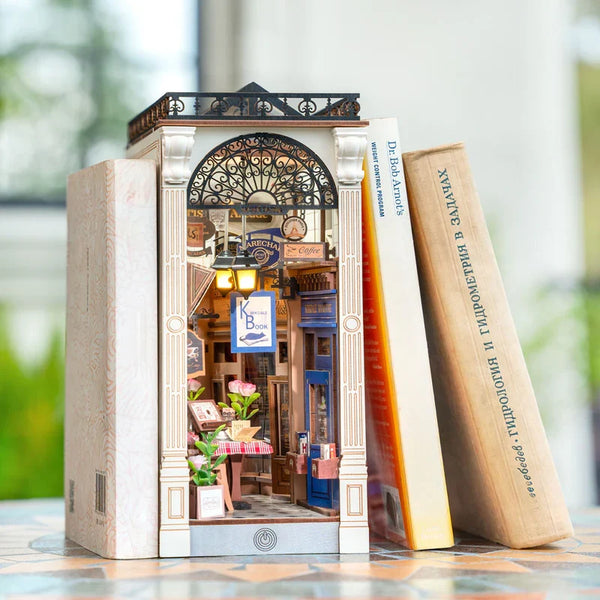 Arcade Dating (TGB10) - Warm Light Book Nook Display