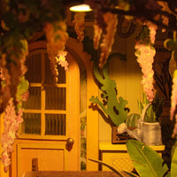 Holiday Garden House (TGB06) - Warm Light Book Nook Display