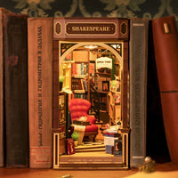 Bookstore (TGB07) - Warm Light Book Nook Display