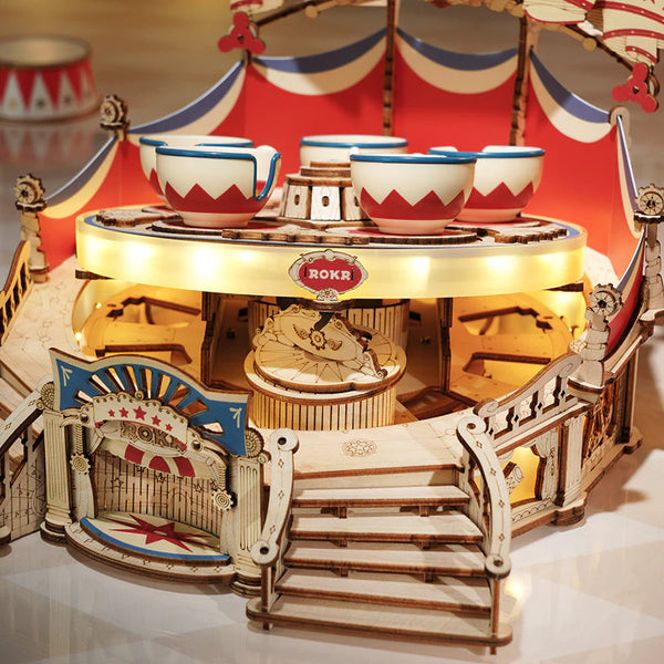 Tilt-A-Whirl (EA04) | Rotating Music Box Display