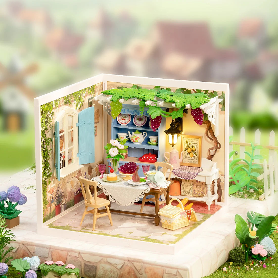 Rolife Midsummer Dream Yard (DW025) - Super Creator Mini Room Kit