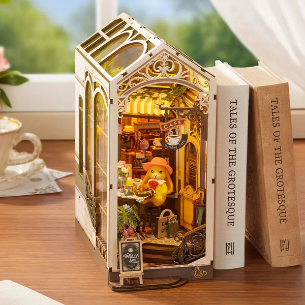 Holiday Cafe (TGB15) - Warm Light Book Nook Display