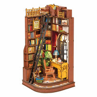Silent Corner Study (TGE02) - Warm Light Book Nook Display