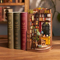 Silent Corner Study (TGE02) - Warm Light Book Nook Display