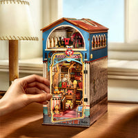 Rolife Treasure Toy Shop (TGB23) - DIY Book Nook Kit