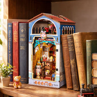 Rolife Treasure Toy Shop (TGB23) - DIY Book Nook Kit