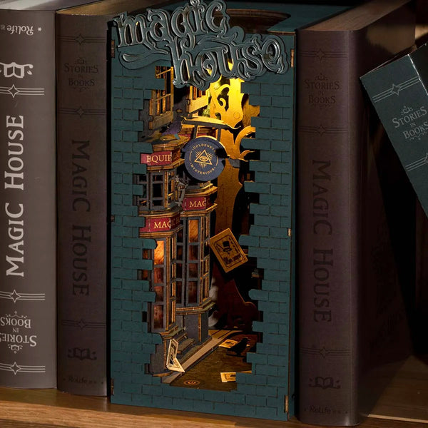 Rolife Magic House (TGB03) - Warm Light Book Nook Display