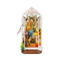 Holiday Garden House (TGB06) - Warm Light Book Nook Display
