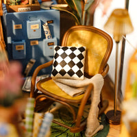 Holiday Garden House (TGB06) - Warm Light Book Nook Display