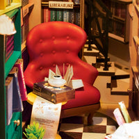 Bookstore (TGB07) - Warm Light Book Nook Display