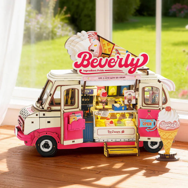 Beverly's Ice Cream Truck (TGS06) - Light-Up Ice Cream Truck Model