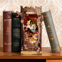 Rolife Fall into Wonder (TGB12) - Type-C Light Book Nook Display