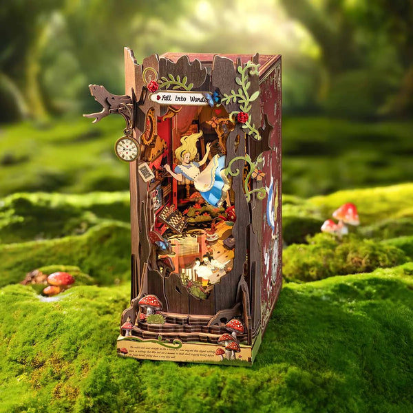 Rolife Fall into Wonder (TGB12) - Type-C Light Book Nook Display