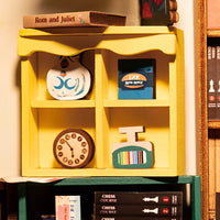 Bookstore (TGB07) - Warm Light Book Nook Display