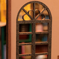 Bookstore (TGB07) - Warm Light Book Nook Display